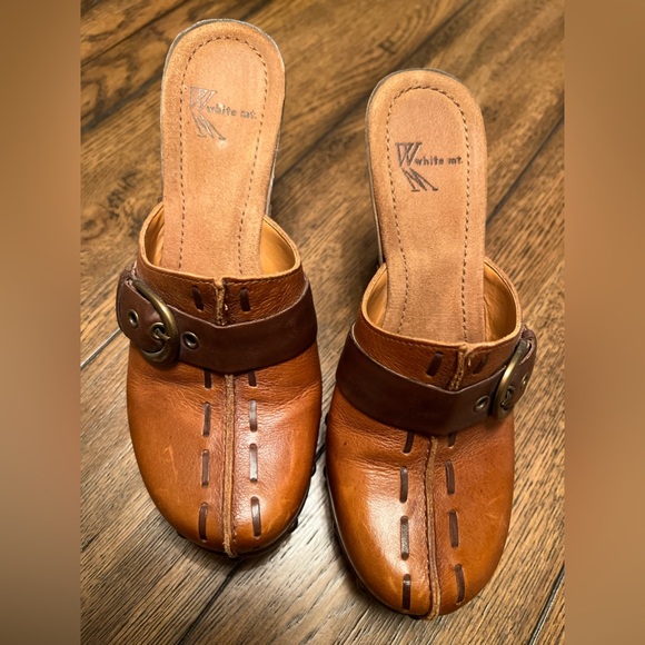 Slip on clog heels. Size 7.5 Great look and style. Brown. Platform style. - Picture 12 of 13